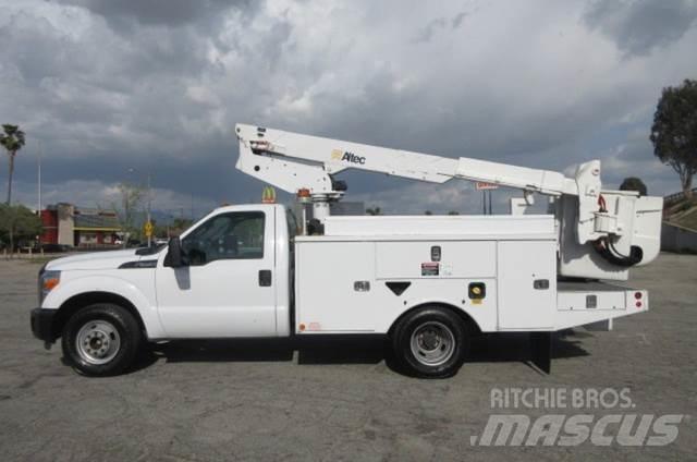 Ford F350 Samochody ratownicze pomocy drogowej