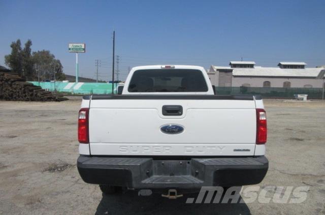 Ford F350 Samochody ratownicze pomocy drogowej