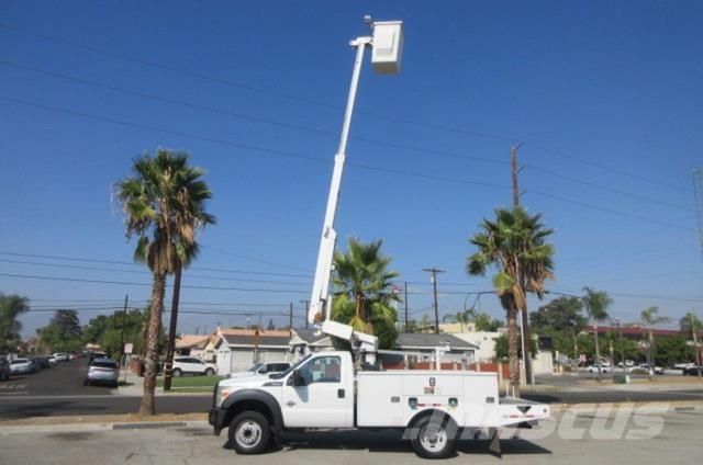 Ford F450 Samochody ratownicze pomocy drogowej