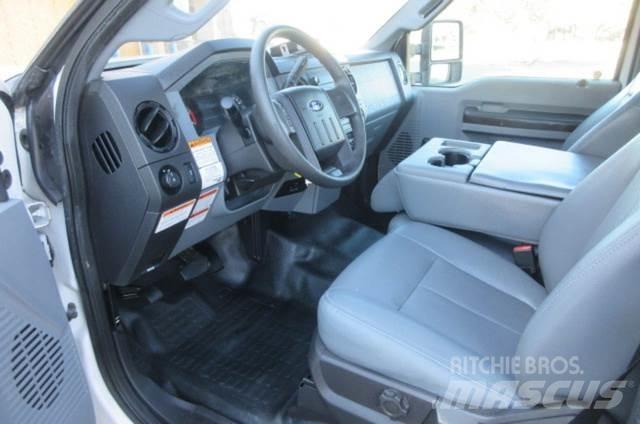 Ford F450 Samochody ratownicze pomocy drogowej
