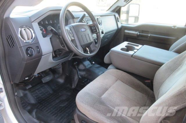 Ford F450 Samochody ratownicze pomocy drogowej