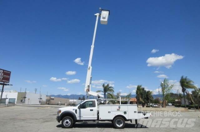 Ford F450 Samochody ratownicze pomocy drogowej