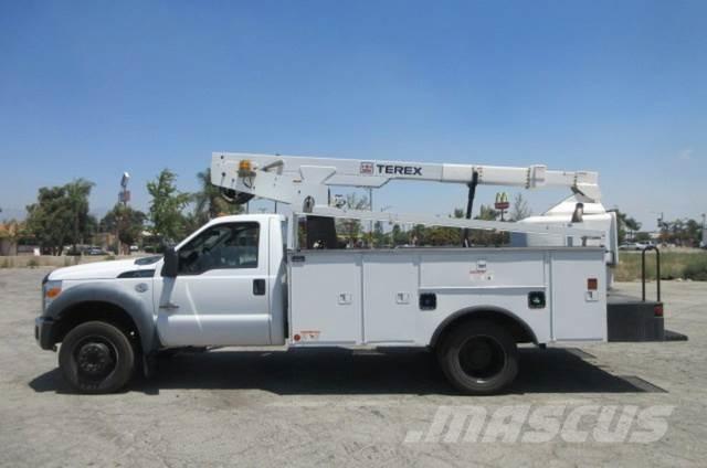 Ford F450 Samochody ratownicze pomocy drogowej
