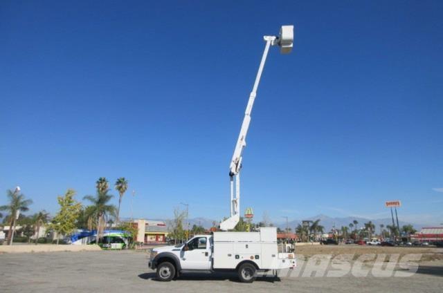 Ford F550 Samochody ratownicze pomocy drogowej