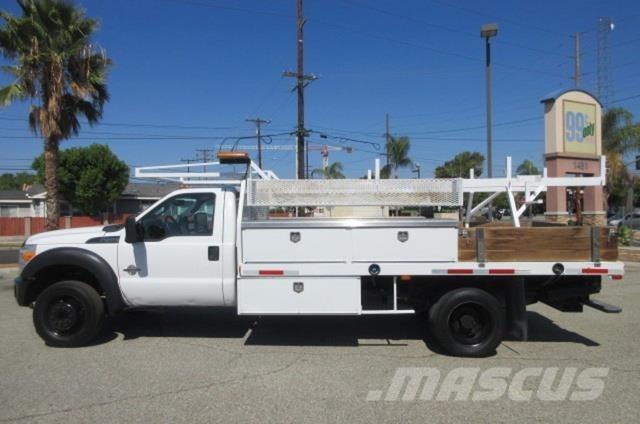 Ford F550 Samochody ratownicze pomocy drogowej