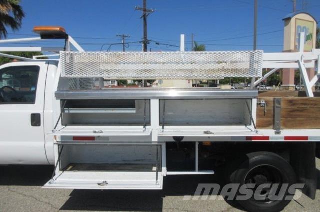 Ford F550 Samochody ratownicze pomocy drogowej