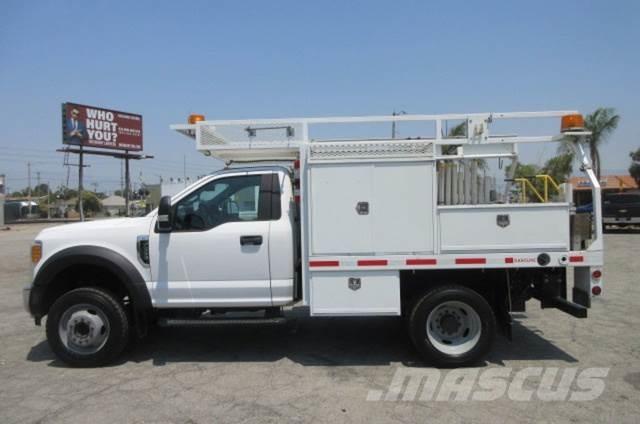 Ford F550 Samochody ratownicze pomocy drogowej