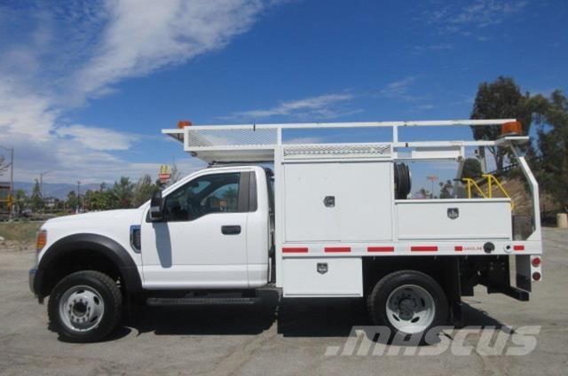 Ford F550 Samochody ratownicze pomocy drogowej