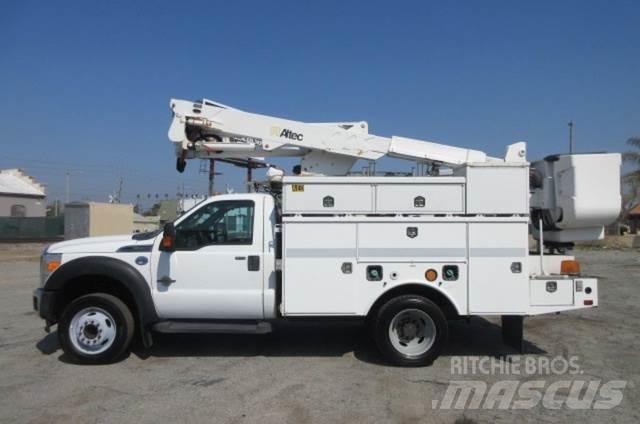 Ford F550 Samochody ratownicze pomocy drogowej