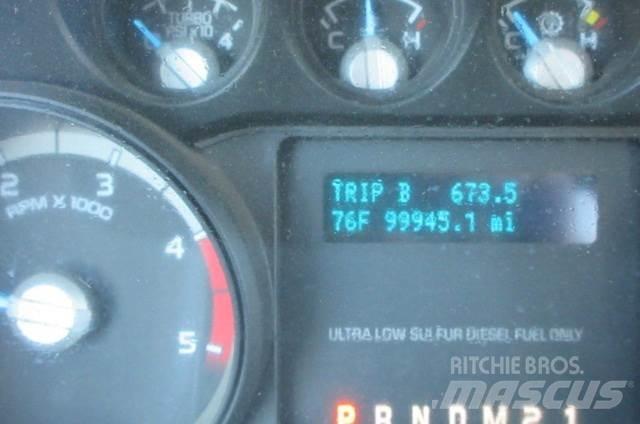 Ford F550 Samochody ratownicze pomocy drogowej