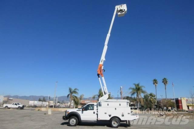 Ford F550 Samochody ratownicze pomocy drogowej