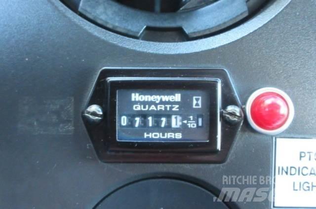 Ford F550 Samochody ratownicze pomocy drogowej