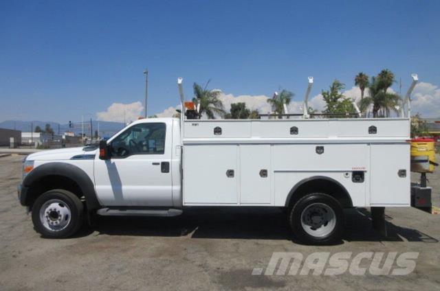 Ford F550 Samochody ratownicze pomocy drogowej