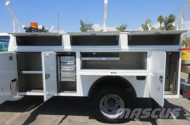 Ford F550 Samochody ratownicze pomocy drogowej