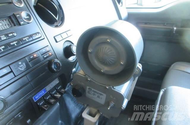 Ford F550 Samochody ratownicze pomocy drogowej