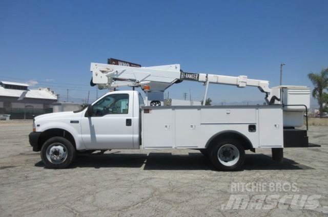Ford F550 Samochody ratownicze pomocy drogowej