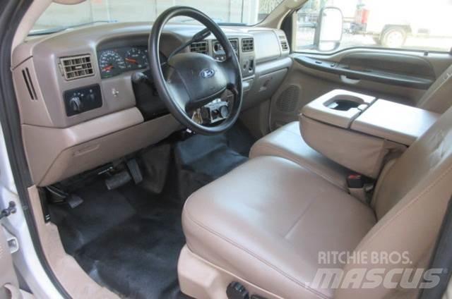 Ford F550 Samochody ratownicze pomocy drogowej