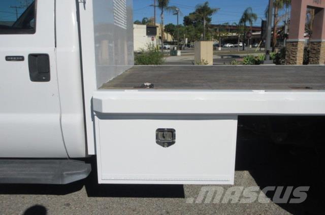 Ford F550 Samochody ratownicze pomocy drogowej