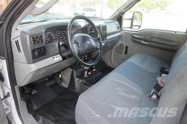 Ford F550 Samochody ratownicze pomocy drogowej