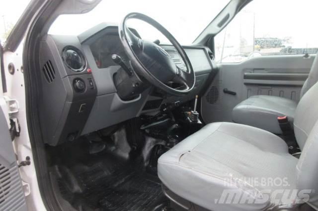 Ford F650 Samochody ratownicze pomocy drogowej