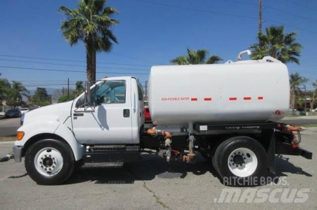 Ford F750 Samochody ratownicze pomocy drogowej