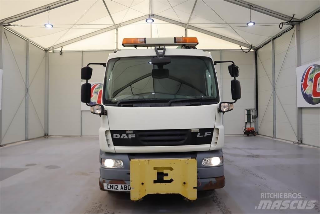 DAF LF 55.250 GULLY SUCKER Maszyny budowlane - Inne