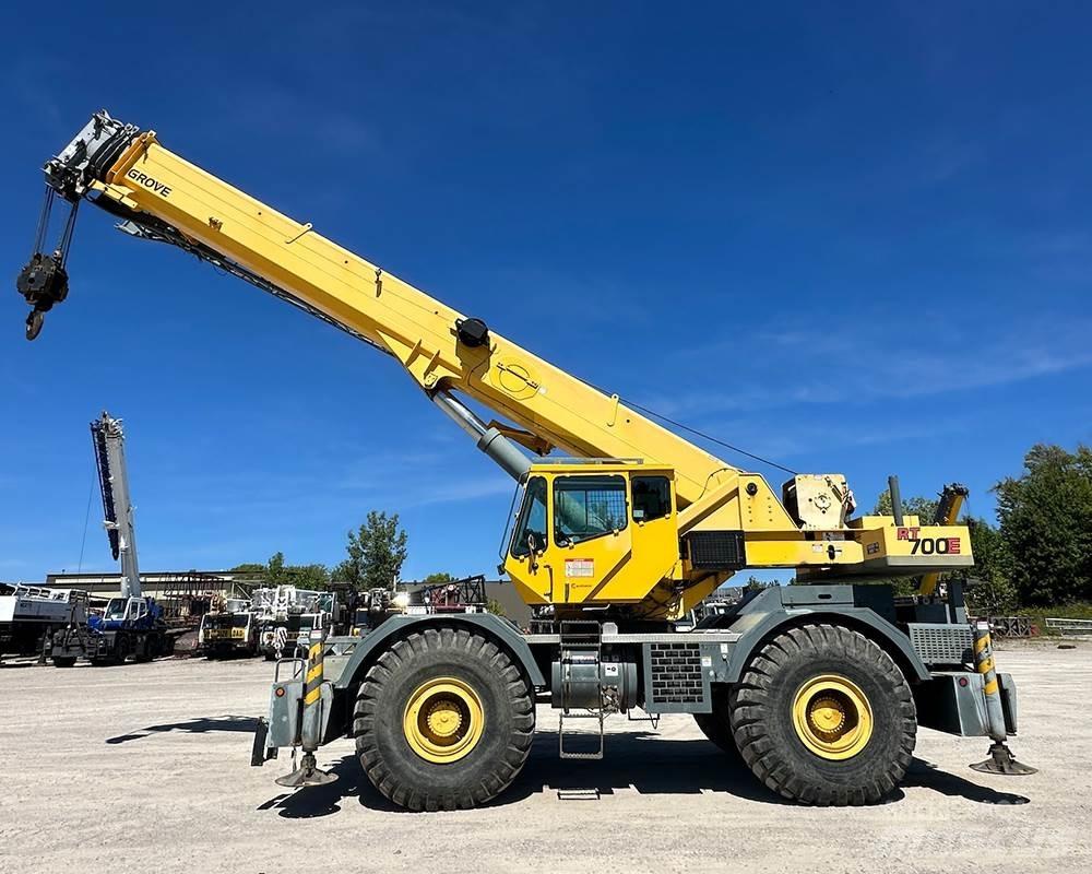 Grove 750E Żurawie terenowe