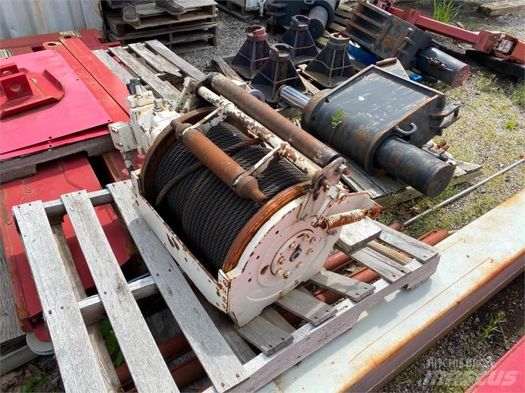 Terex  Podnośniki, wciągarki i windy towarowe