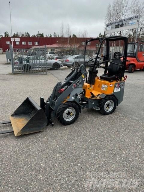 GiANT G 1200 Miniładowarki