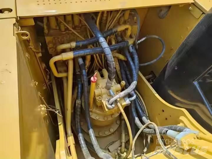 CAT CAT323D2L Koparki gąsienicowe