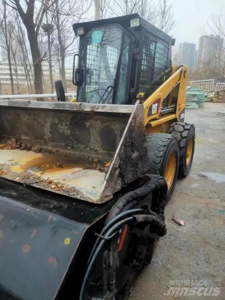 CAT 226 B Ładowarki burtowe