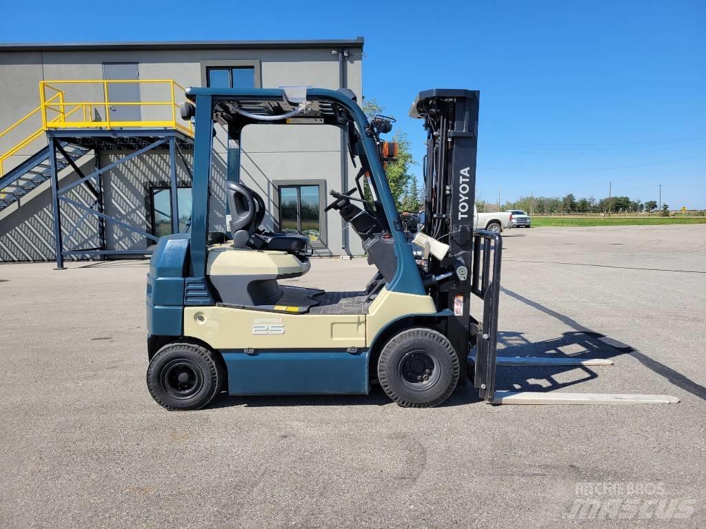 Toyota 8 FB 25 Wózki elektryczne