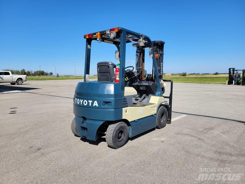 Toyota 8 FB 25 Wózki elektryczne