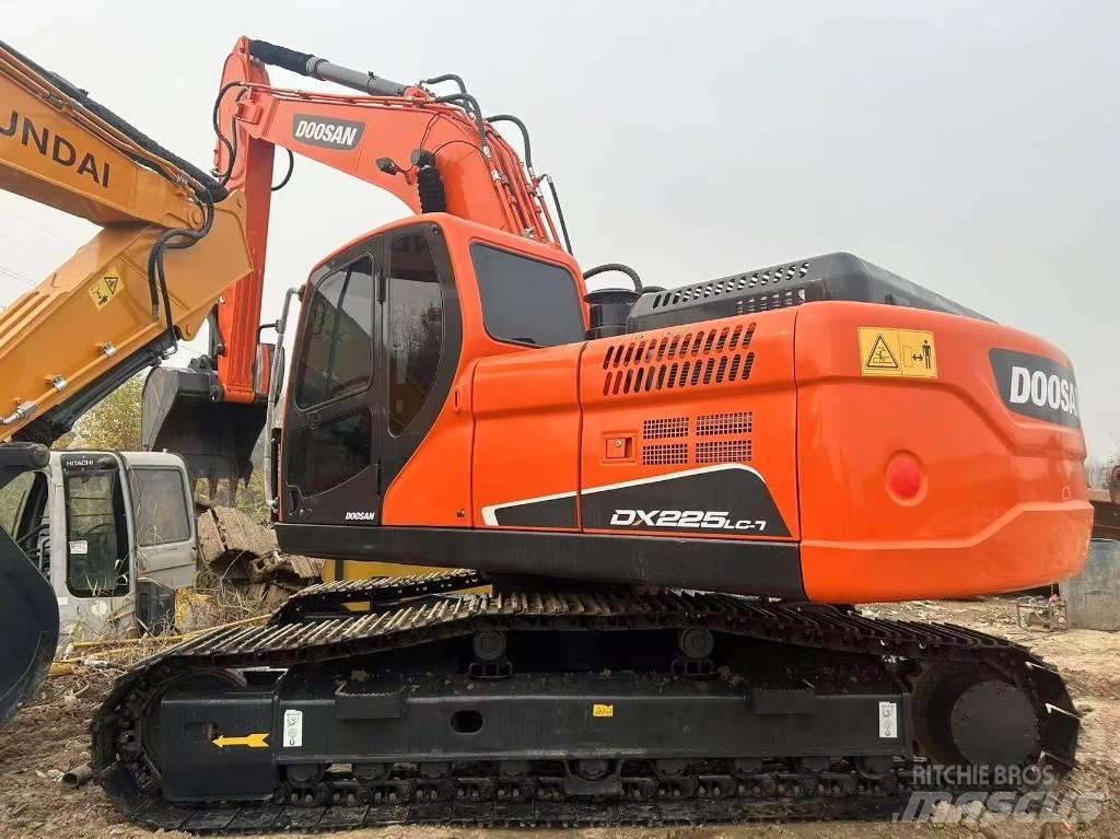 Doosan DX225LC-9C Koparki gąsienicowe
