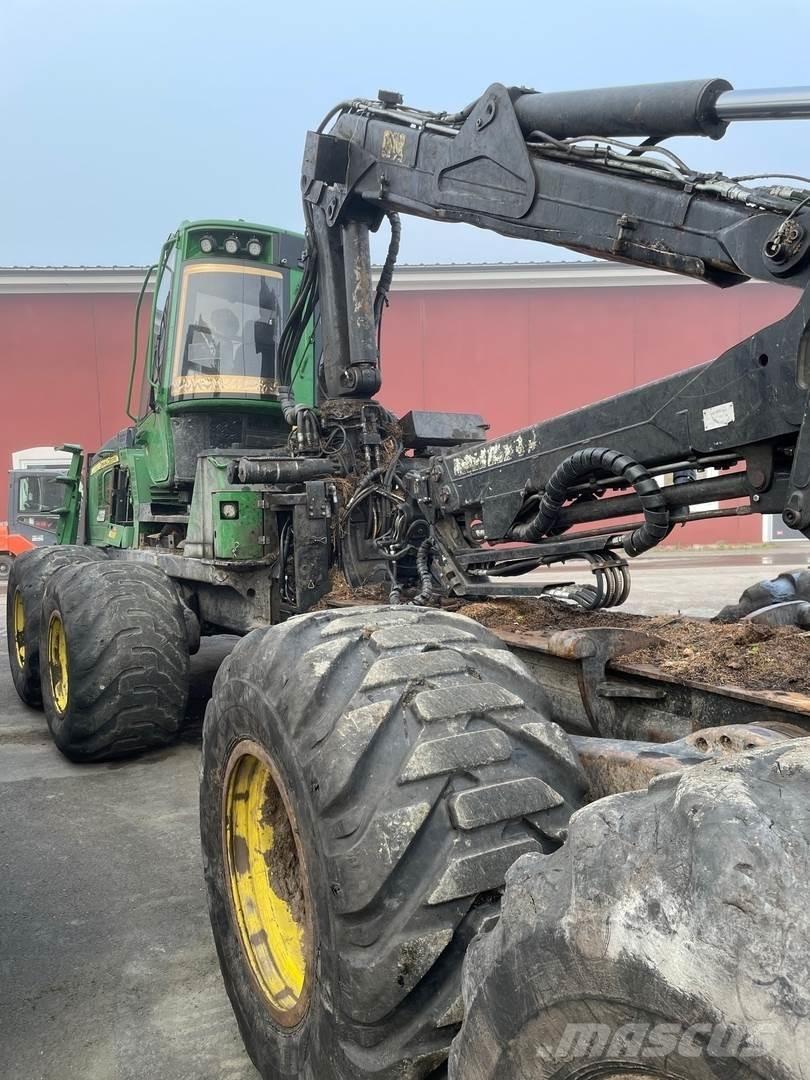 John Deere 1210E Forwardery