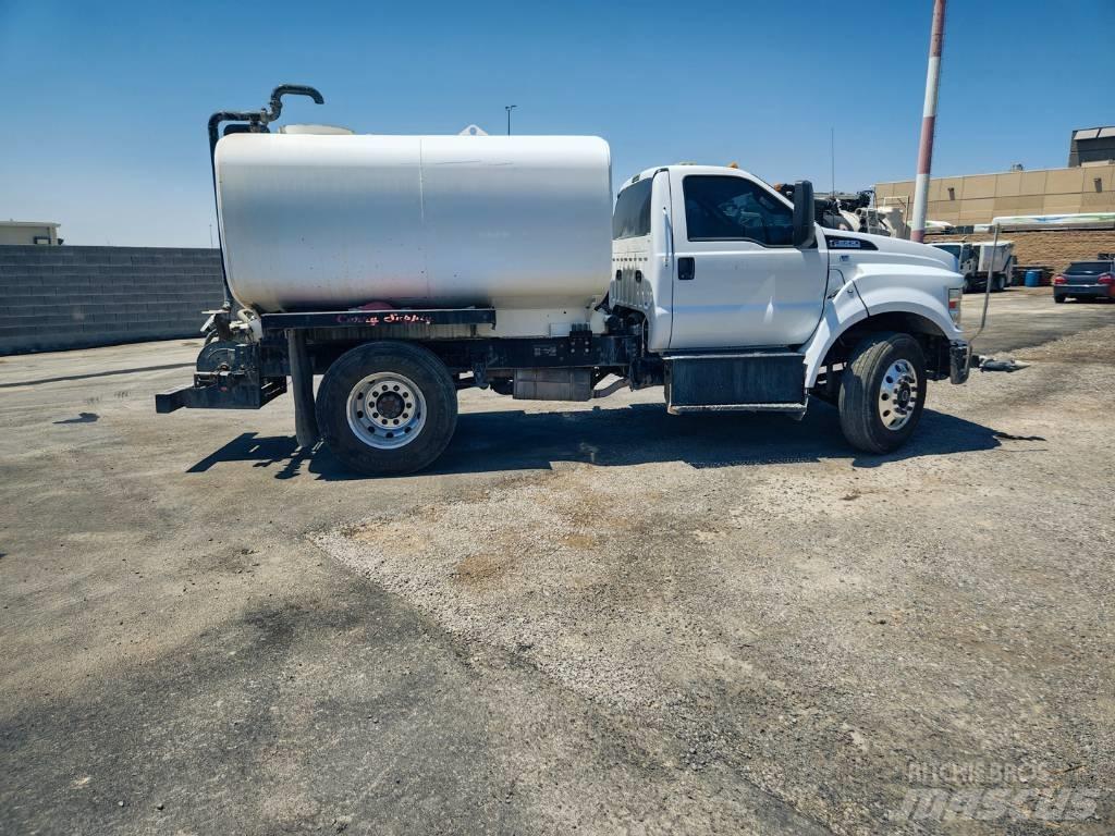 Ford F 650 SD Polewaczki