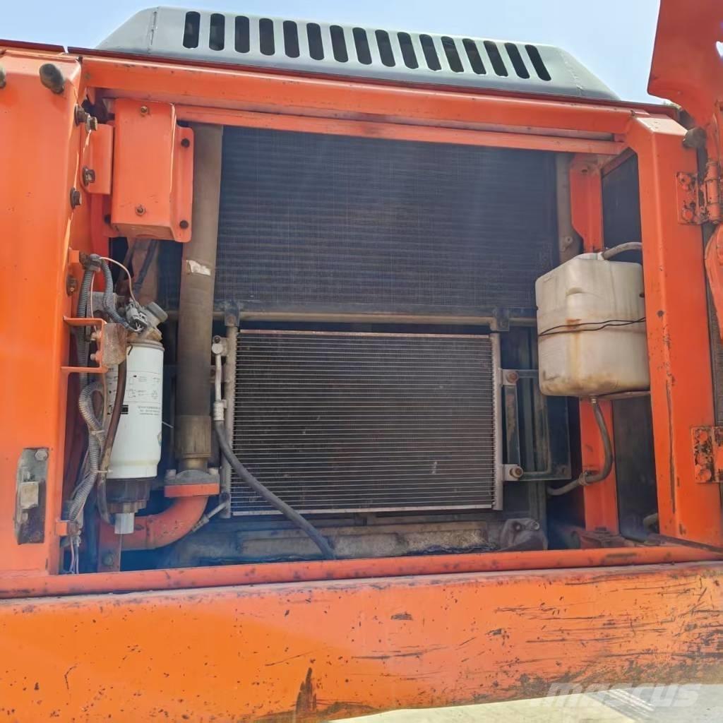 Doosan DX 300 LC Koparki gąsienicowe
