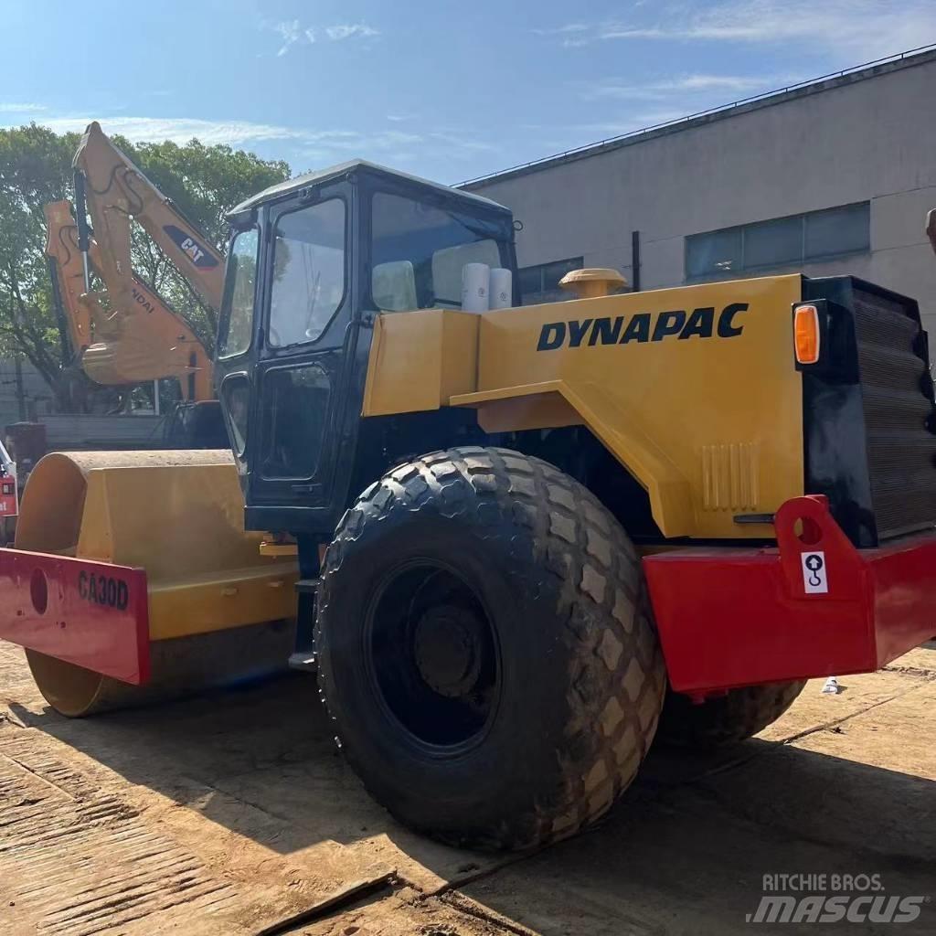 Dynapac CA 30 D Walce jednobębnowe