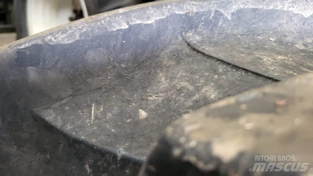 Trelleborg 540/65R30 Opony, koła i felgi