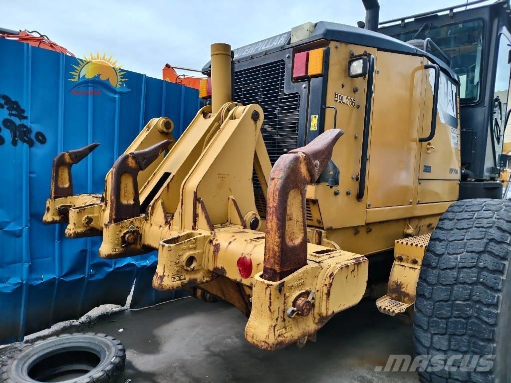 CAT 160 M Równiarki
