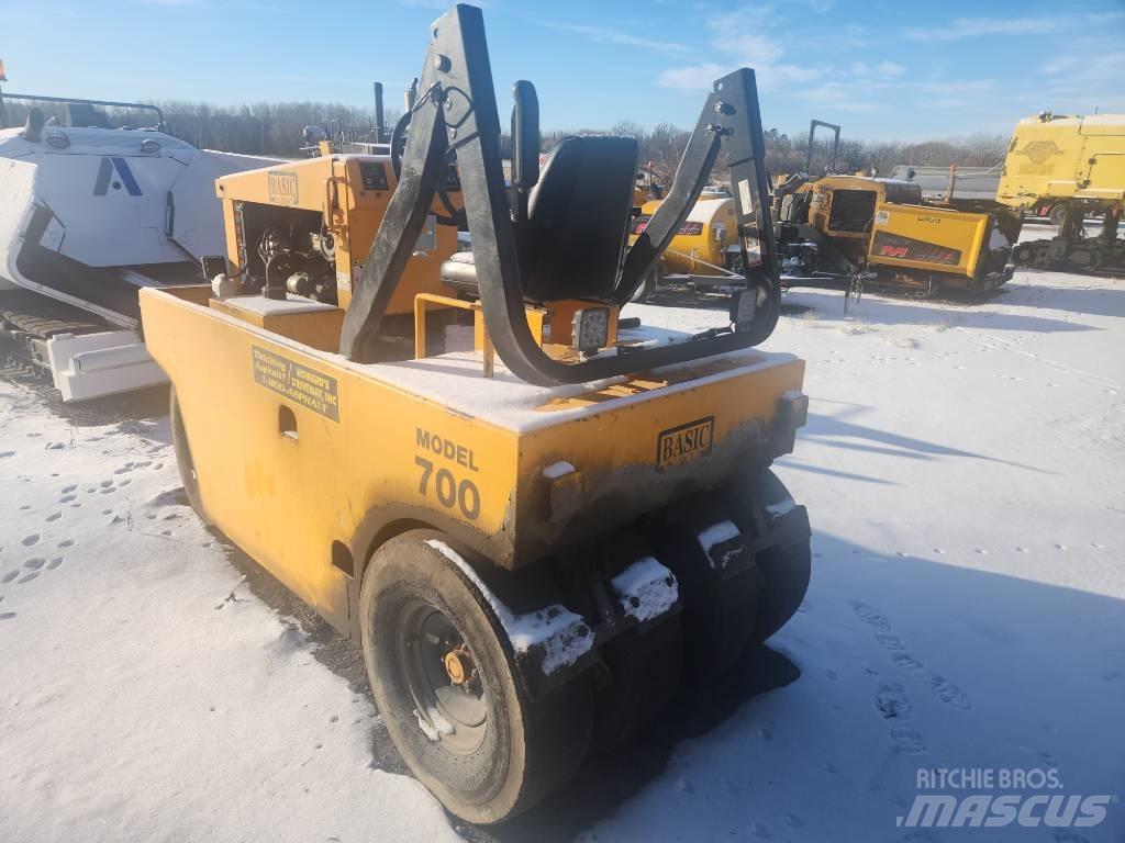 Basic 700 Walce ogumione