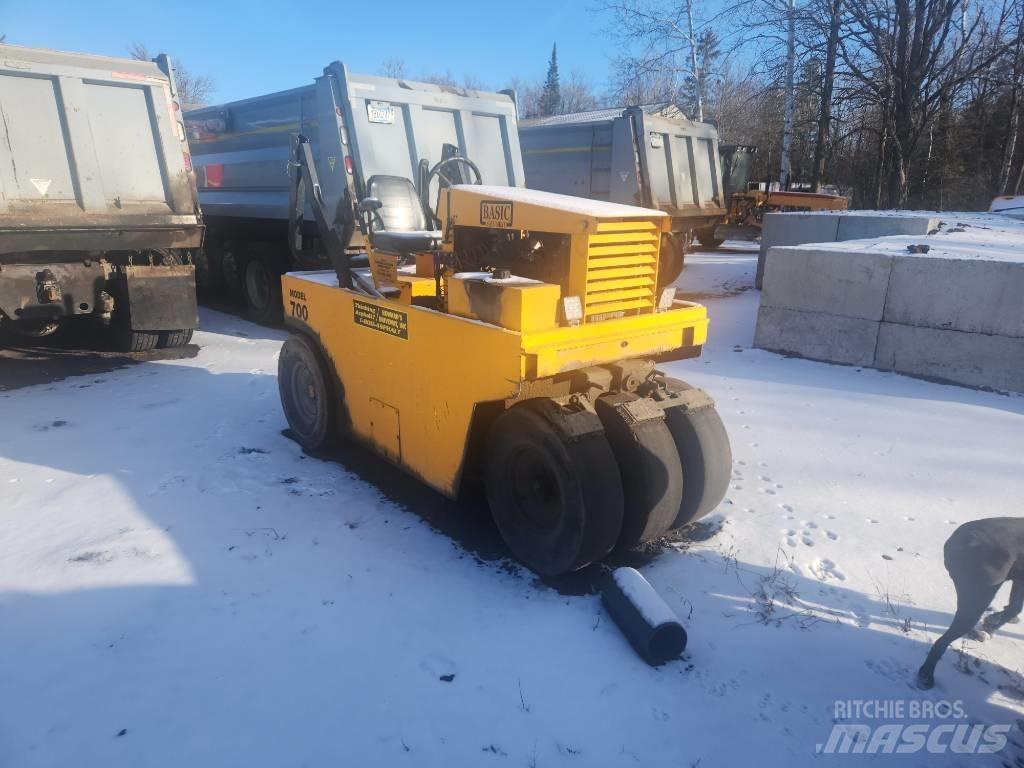 Basic 700 Walce ogumione