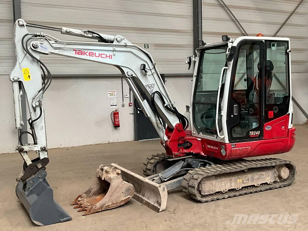 Takeuchi TB 240 Minikoparki