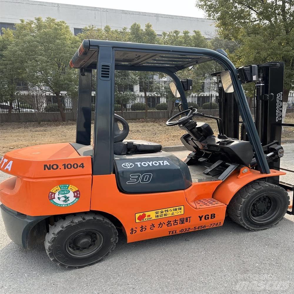 Toyota 02-7 FD F 30 Wózki Diesla