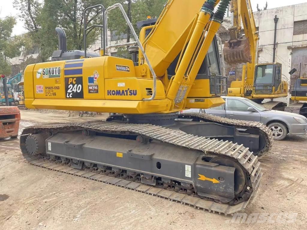 Komatsu PC240-8 Koparki gąsienicowe