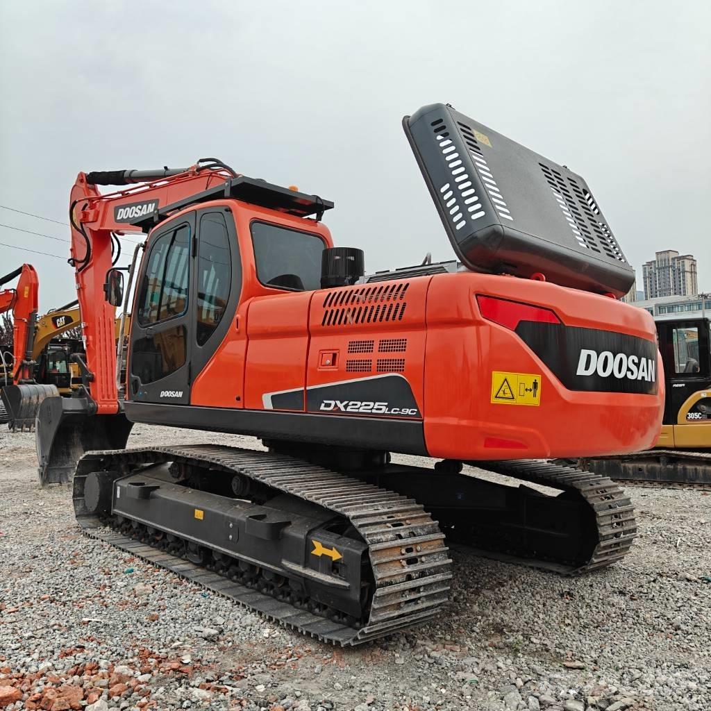Doosan DX 225 LCA Koparki gąsienicowe