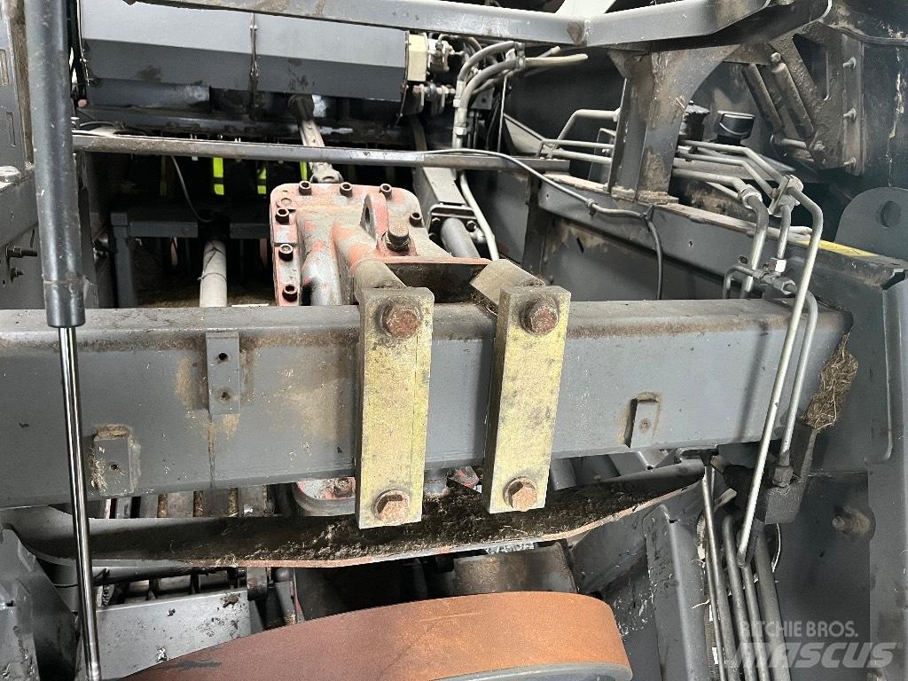 CLAAS Quadrant 3200 Prasy kostkujące