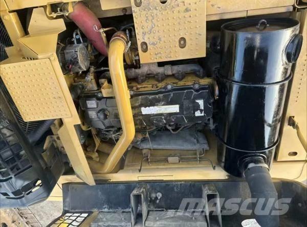 CAT 330 D Koparki gąsienicowe