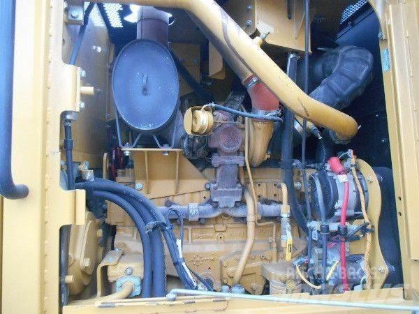 CAT 140M Równiarki