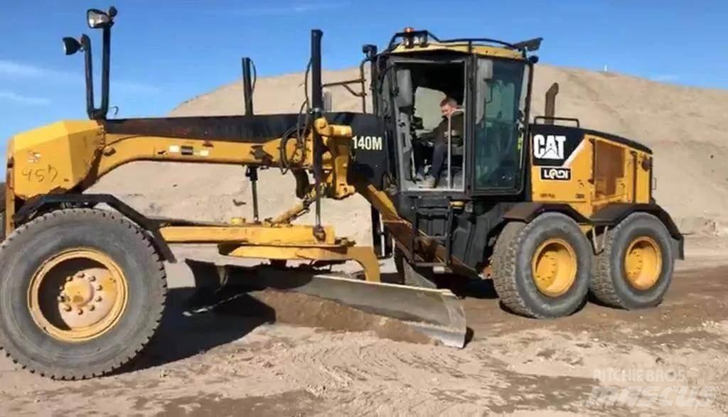 CAT 140M Równiarki